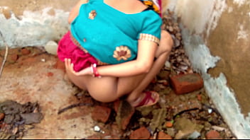 सौतेली मॉम को सौतेले बेटे ने जंगल में घोड़ी बनाकर चोदा