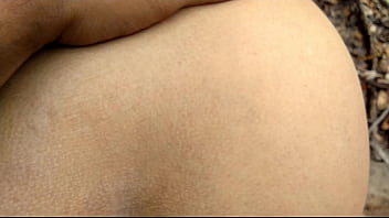 सौतेली मॉम को सौतेले बेटे ने जंगल में घोड़ी बनाकर चोदा