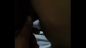 Parteculos22 le folla esos dos agujeros