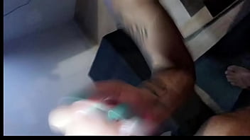 Oral intenso com gozada na cara da prima Oral intenso com gozada na cara da prima