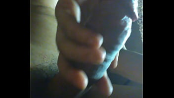 Me masturba de carrerita la amiga de mi esposa