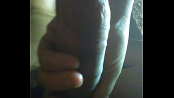 Me masturba de carrerita la amiga de mi esposa