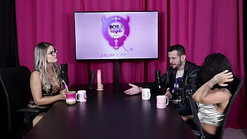 Loi gostosa chupa os peitos da safada e depois most sua buceta espuleta e himeros mansion sheer red