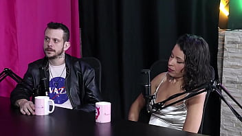 Loi gostosa chupa os peitos da safada e depois most sua buceta espuleta e himeros mansion sheer red