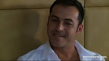 Brooklyn lee and tarra white lick pussy and give blowjobs in this 3way