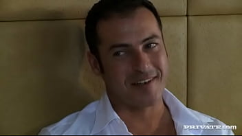 Brooklyn lee and tarra white lick pussy and give blowjobs in this 3way