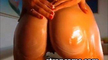 Perfect big round ass oiled up on cam