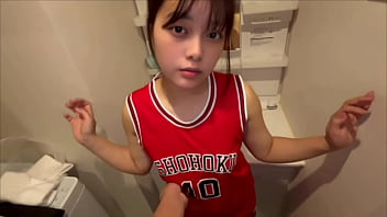 親友がコンビニ行ってる間に親友の妹とセックス。こんなにセックスは気持ちいと教えてあげました。 親友がコンビニ行ってる間に親友の妹とセックス。こんなにセックスは気持ちいと教えてあげました。