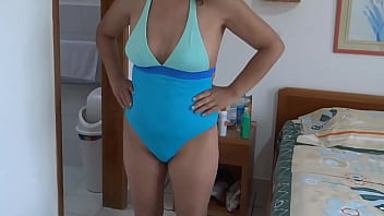 On the beach i shave my hairy pussy and masturbate in front of my stepson