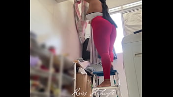 Brazilian wife caught on the balcony of the house