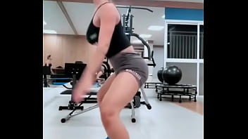 Novinha dançando funk