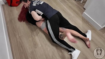 4k i caught a girl burglar try to escape fighting with kicks