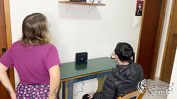 Meu namorado saiu e o amigo dele chegou em casa pra me comer gostoso