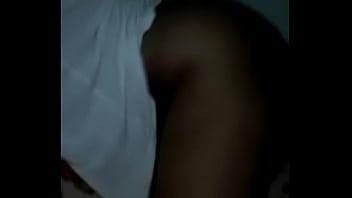 Culona bailando en el sillón