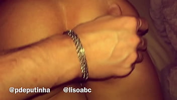 Fazendo carinho e massageando a bunda