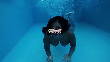 Lusty maxine x ribs her pantyhose & works on her asian clit & labia