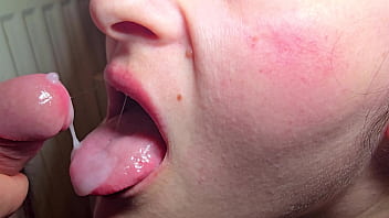 Close up blowjob every drop on the tongue awakens a new fire in her