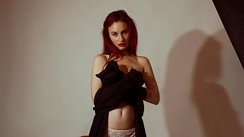 Ariel ortiz shows her naked body in public and pours oil all over her body it is a dream come true for her