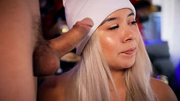 Cute girl with a big body enjoys showing off her sex life on the internet