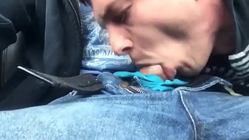 Mamando O Motorista Do Uber thumbnail