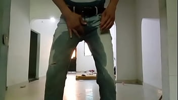 Pantalones orinados con pañal de tela antes de bañarme acompañado de dos órgasmos deliciosos