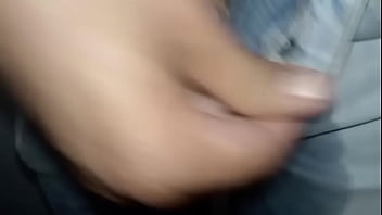 Pantalones orinados con pañal de tela antes de bañarme acompañado de dos órgasmos deliciosos