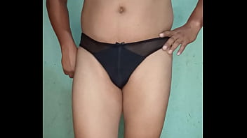 Modelando mi tanga negra de red