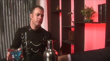 Fucking brunette milf mom