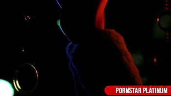 Blonde whore leya falcon gets her ass creamed by jason brown