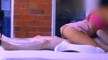 Cuñada y el compañero de su hermanastra