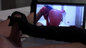 Preview gift to my biggest handjob in gloves while is watching one of my vids with cumshot Preview gift to my biggest handjob in gloves while is watching one of my vids with cumshot