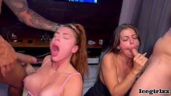 Chamei os amigos para assistir um filminho em casa casal devil que safados trocamos as pirocas ate tomar nosso leitinho