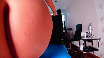 Sexydea's naughty striptease and booty showoff