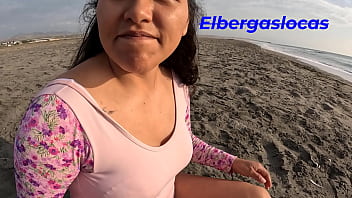 Tenemos sexo frente a la playa me gano la emocion y exitacion de hacerlo en un lugar publico asi que tuvimos sexo al aire libre