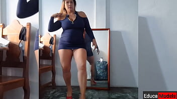 Yelixnow mommy striptease big boobs playing big ass dancing