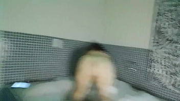 Mas ela rapidamente pediu que fodesse seu cuzinho com força até o talo fazendo ela gozar múltiplas vezes e só parou com tudo enchendo o cuzinho de leite quente