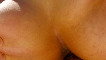 Sunny beach sex with sexy amateur