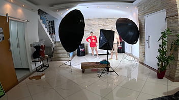 Que show de cú é esse cheguei as três horas da manhã e ainda não comi