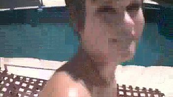 Amateur girl gets fucked and squirts