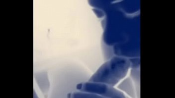 Ela sabe usar a boca perfeitamente chupa com todo carinho