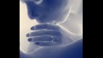 Ela sabe usar a boca perfeitamente chupa com todo carinho