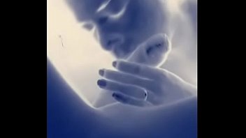 Ela sabe usar a boca perfeitamente chupa com todo carinho