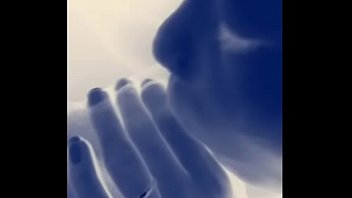 Ela sabe usar a boca perfeitamente chupa com todo carinho