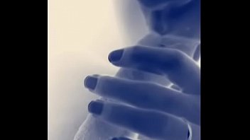 Ela sabe usar a boca perfeitamente chupa com todo carinho