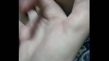 Tocando a mi novia hasta que se moje