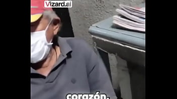 Sacrificio y dedicación una vida vendiendo periódicos #historia #familia #atrevidoypegajoso #chiclenoticias #superacio