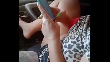 Fazendo uma chamada de video no tatuape enquanto o marido dirige