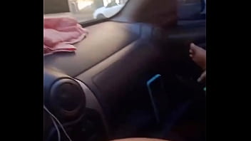 Fazendo uma chamada de video no tatuape enquanto o marido dirige