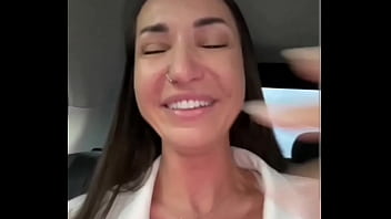 вебкам модель в такси обнажила