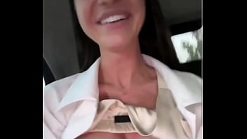 вебкам модель в такси обнажила